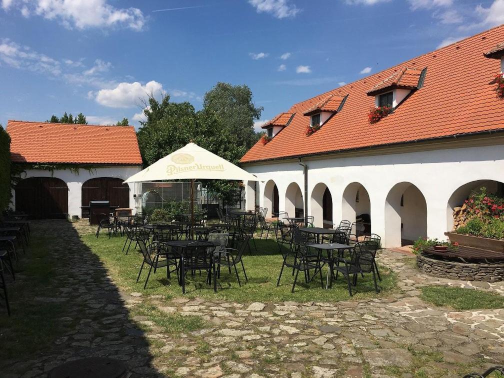 Habansky Dum Hotell Dolni Vestonice Exteriör bild