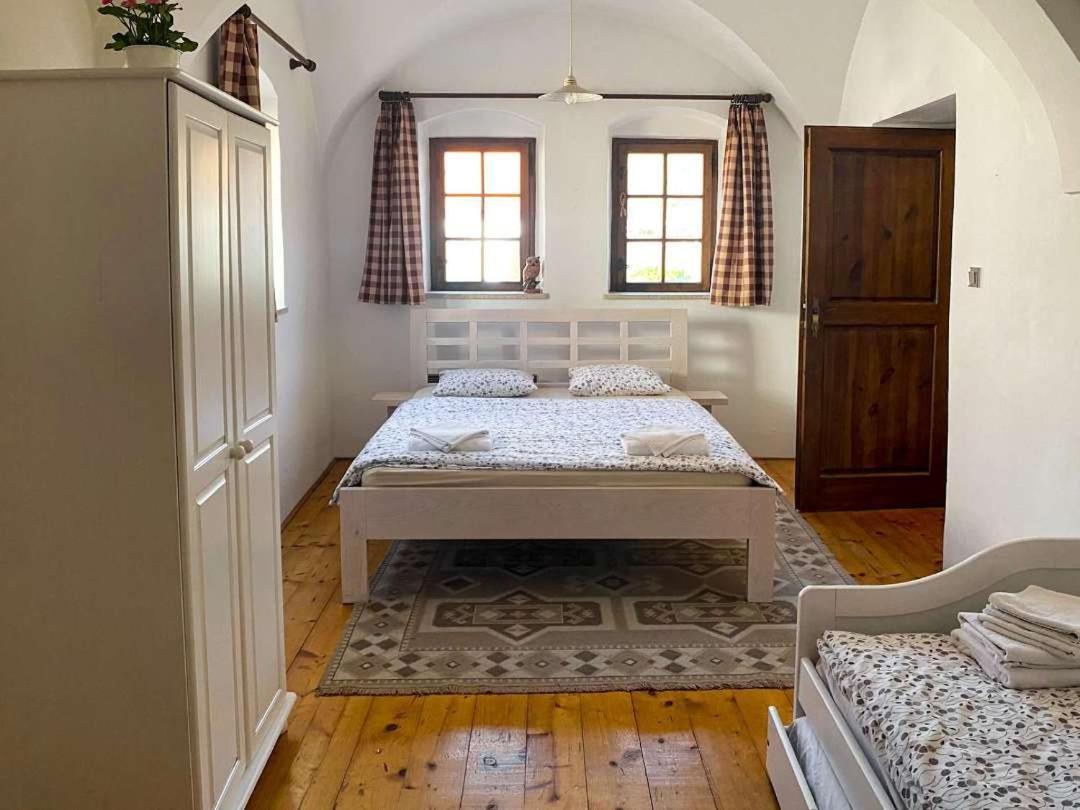 Habansky Dum Hotell Dolni Vestonice Exteriör bild